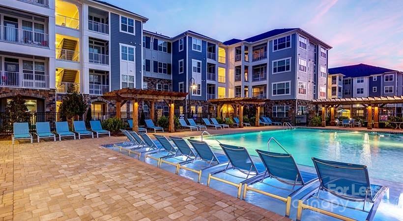 15711 Clems Creek Ln in Charlotte, NC - Building Photo