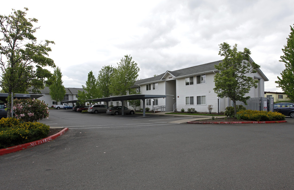 Saddle Club Apartments in Salem, OR