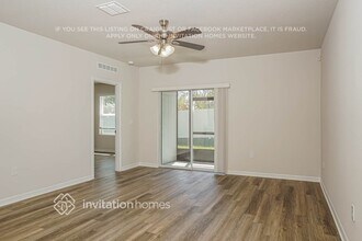 8032 Majestic Palms Ct in Venice, FL - Foto de edificio - Building Photo