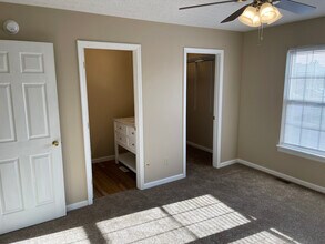 913 Weeping Willow Dr, Unit Four in Berea, KY - Foto de edificio - Building Photo