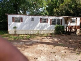 2827 Friendly Ln in Columbia, SC - Building Photo