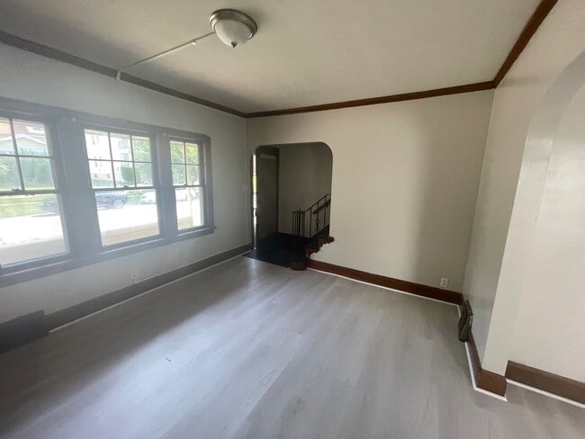 15926 Whitcomb Rd in Cleveland, OH - Building Photo - Building Photo