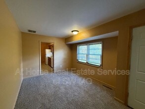 1152 S Paula Ave in Springfield, MO - Building Photo - Building Photo