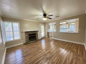 9437 Sierra Summit Ave in Las Vegas, NV - Foto de edificio - Building Photo