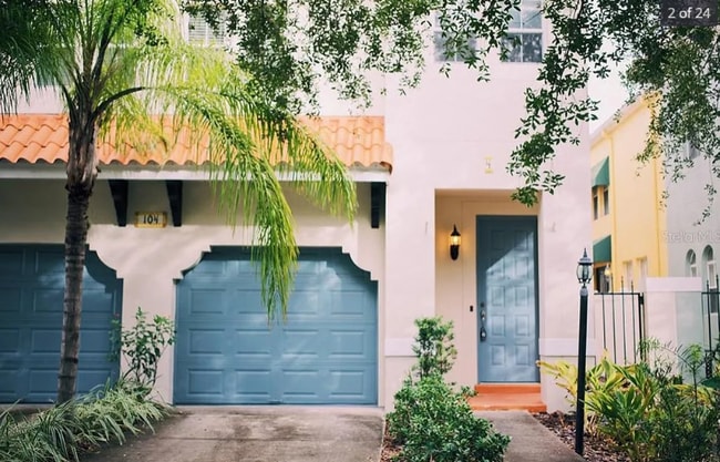 property at 104 S Moody Ave