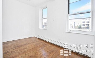 801 Manhattan Ave in Brooklyn, NY - Building Photo - Building Photo