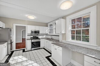 444 Burlington Rd NE, Unit 1 in Atlanta, GA - Building Photo - Building Photo