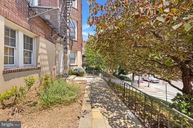 3510 16th St NW in Washington, DC - Building Photo - Building Photo
