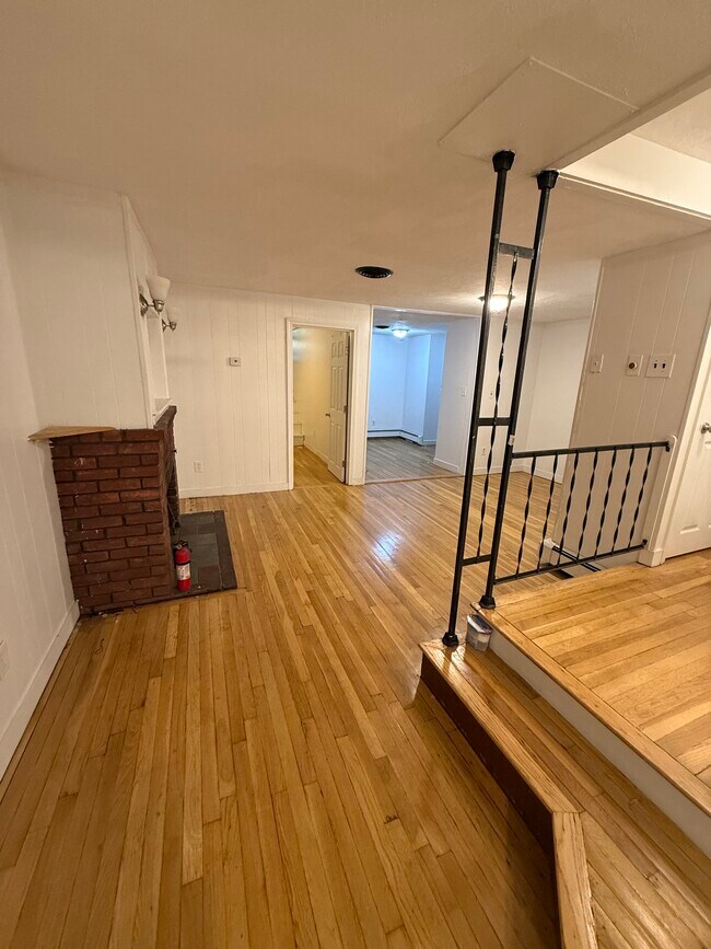 482 Commonwealth Ave, Unit B1 in Boston, MA - Building Photo - Building Photo