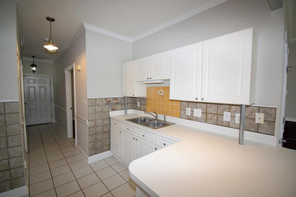 8955 Meadow Vista Rd in Charlotte, NC - Building Photo