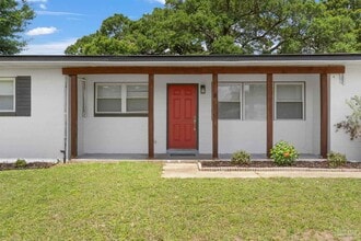 8 Goodman Ln in Pensacola, FL - Building Photo - Building Photo