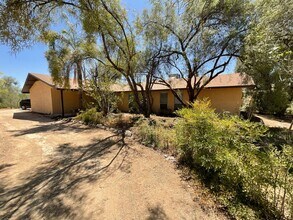 7821 N Leonardo Da Vinci Way in Tucson, AZ - Building Photo - Building Photo