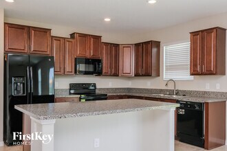 6805 Trent Creek Dr in Ruskin, FL - Building Photo - Building Photo