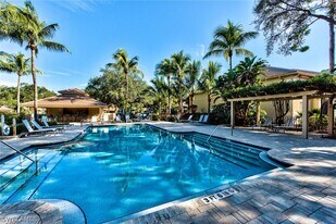 4200 Sawgrass Point Dr in Bonita Springs, FL - Building Photo