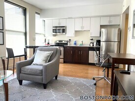 8 Winter St, Unit 704 in Boston, MA - Building Photo