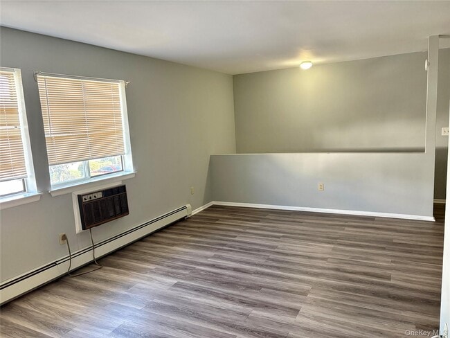 314 Ruth Ct in Middletown, NY - Building Photo - Building Photo
