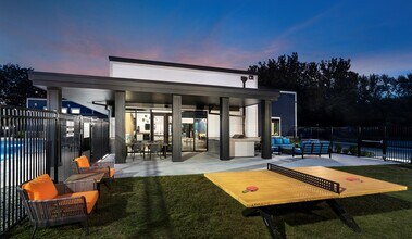 Winwood Apartments in Johnston, IA - Foto de edificio - Building Photo