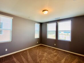 620 N Elise Ln in Fresno, CA - Foto de edificio - Building Photo