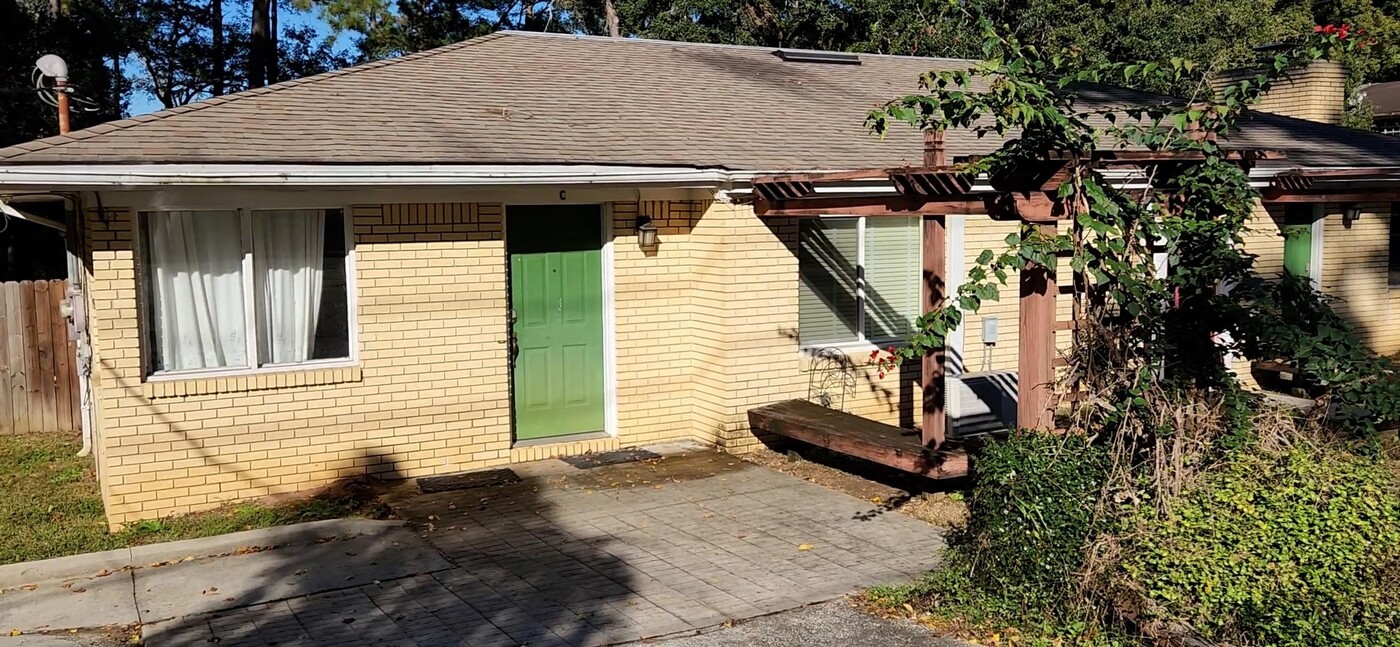 1522 Pullen Rd in Tallahassee, FL - Building Photo