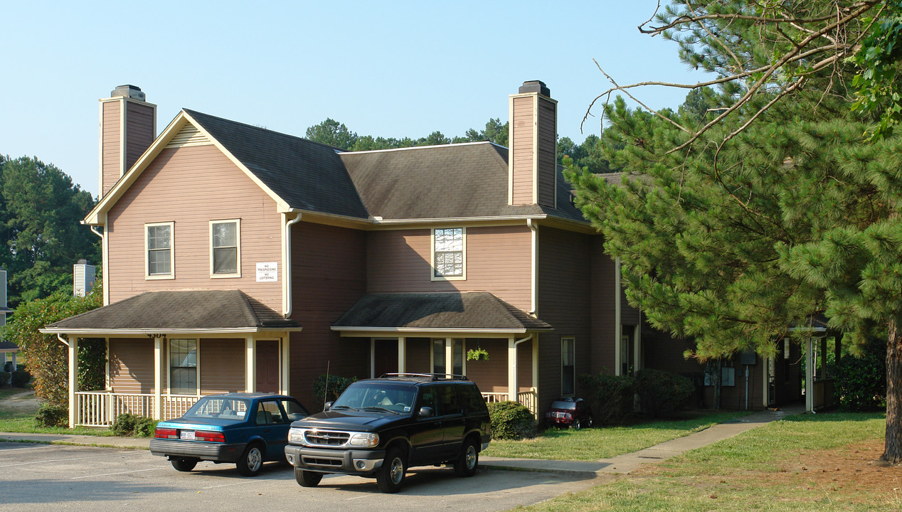 4304 Presley Ct in Raleigh, NC - Foto de edificio