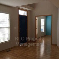 1914 NW School St in Ankeny, IA - Building Photo