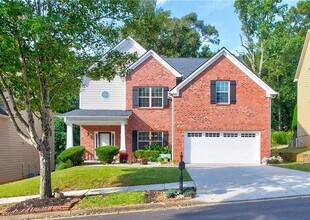 5700 Crest Hill Dr NE in Buford, GA - Building Photo - Building Photo