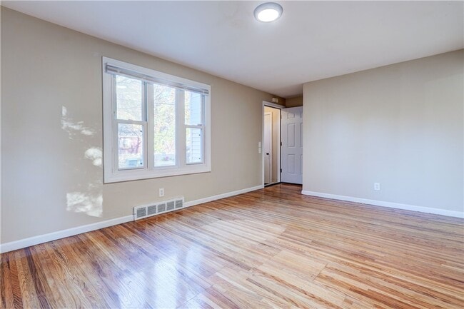 100 Bleacker Rd in Rochester, NY - Building Photo - Building Photo