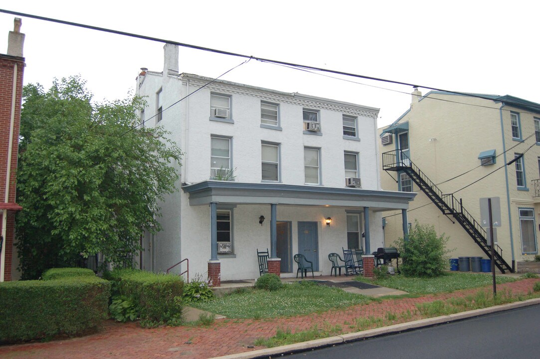 115 W Chestnut St in West Chester, PA - Building Photo