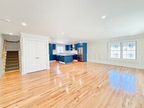 24 Hoyt St in Stamford, CT - Building Photo - Building Photo