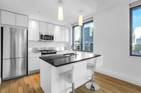 545 W 53rd St, Unit 4 in New York, NY - Building Photo - Building Photo