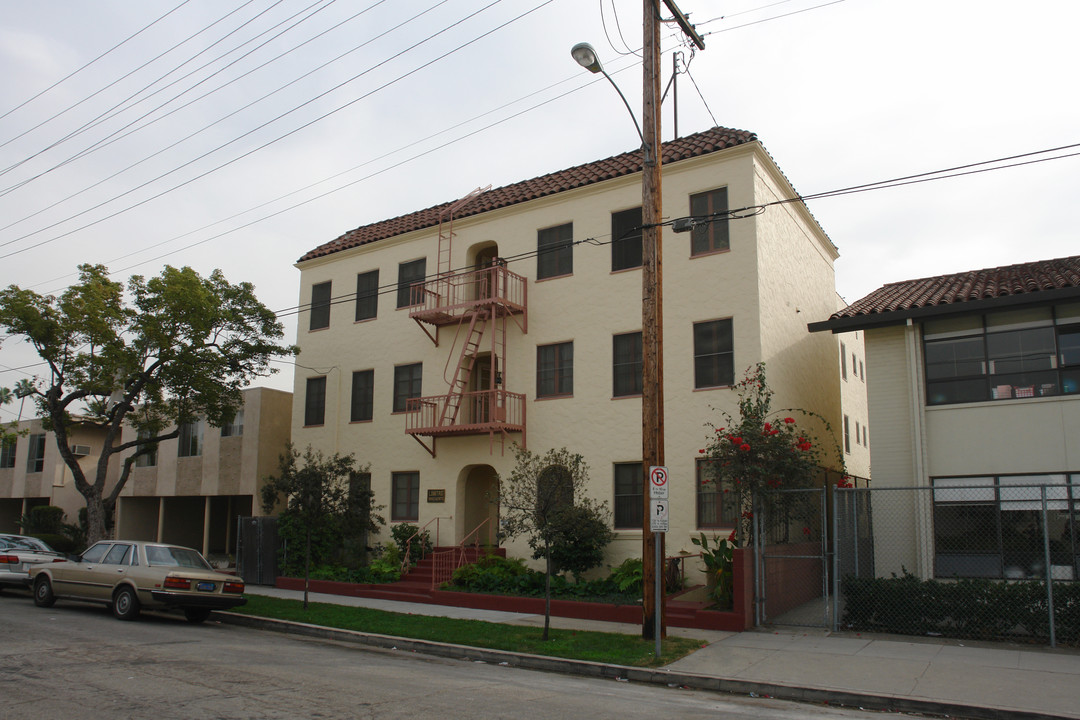 323 E Lomita Ave in Glendale, CA - Building Photo