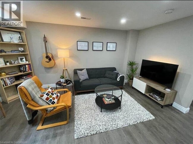 property at 249 Pineglen Cres