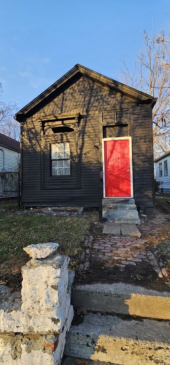 2627 W Kentucky St in Louisville, KY - Building Photo