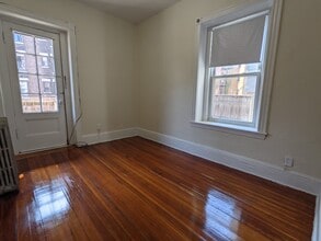 1595 Beacon St, Unit 4 in Brookline, MA - Foto de edificio - Building Photo