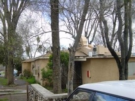 560 12th St in San Miguel, CA - Foto de edificio - Building Photo