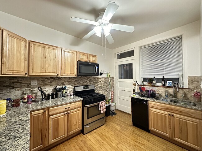 6302 N Glenwood Ave in Chicago, IL - Building Photo - Building Photo