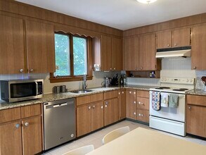 809 Central Ave in Needham, MA - Building Photo - Building Photo