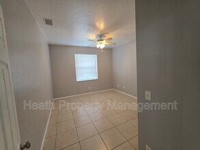 5157 Rena St in St. Petersburg, FL - Foto de edificio - Building Photo