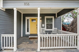 806 E 3rd St in Georgetown, TX - Building Photo - Building Photo