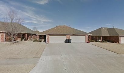 property at 907 SW 37th St