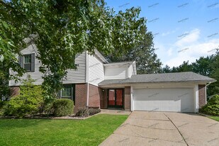 10 Silver City Ct in St. Peters, MO - Building Photo