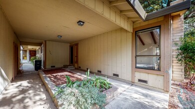 1541 Neotomas Ave-Unit -1541 Neot in Santa Rosa, CA - Building Photo - Building Photo