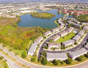 2554 Middleton Grove Dr in Brandon, FL - Building Photo - Building Photo