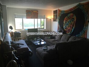 226 Parker Hill Ave, Unit 9 in Boston, MA - Foto de edificio - Building Photo