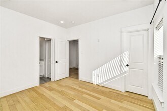 208 N York St in Houston, TX - Building Photo - Building Photo