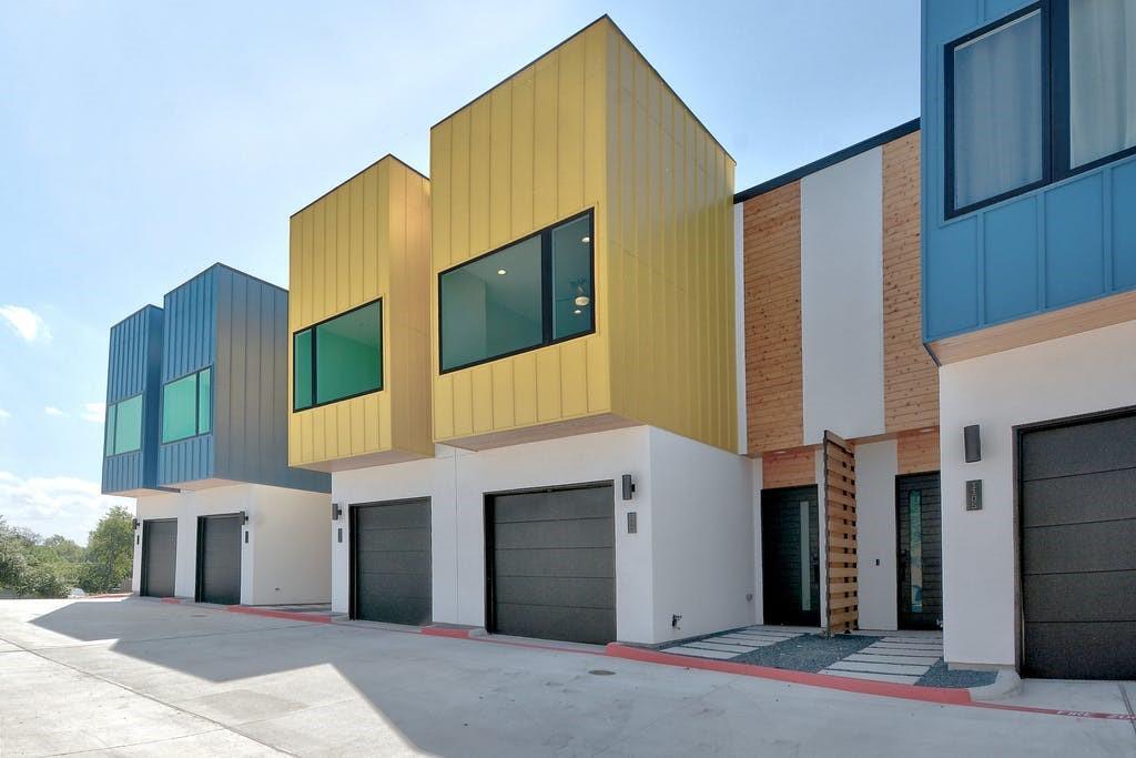 2108 Tillery St in Austin, TX - Building Photo
