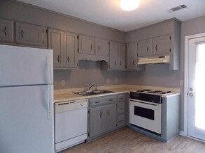 140 Lanier Dr in Statesboro, GA - Building Photo - Building Photo