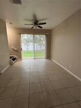 6808 Cypress Walk Ter in Tamarac, FL - Foto de edificio - Building Photo