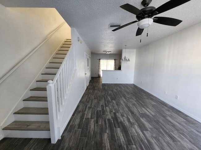 6559 Osprey Lake Cir in Riverview, FL - Building Photo - Building Photo