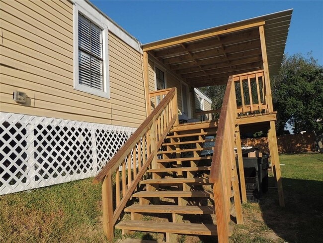 811 6th St in San Leon, TX - Building Photo - Building Photo